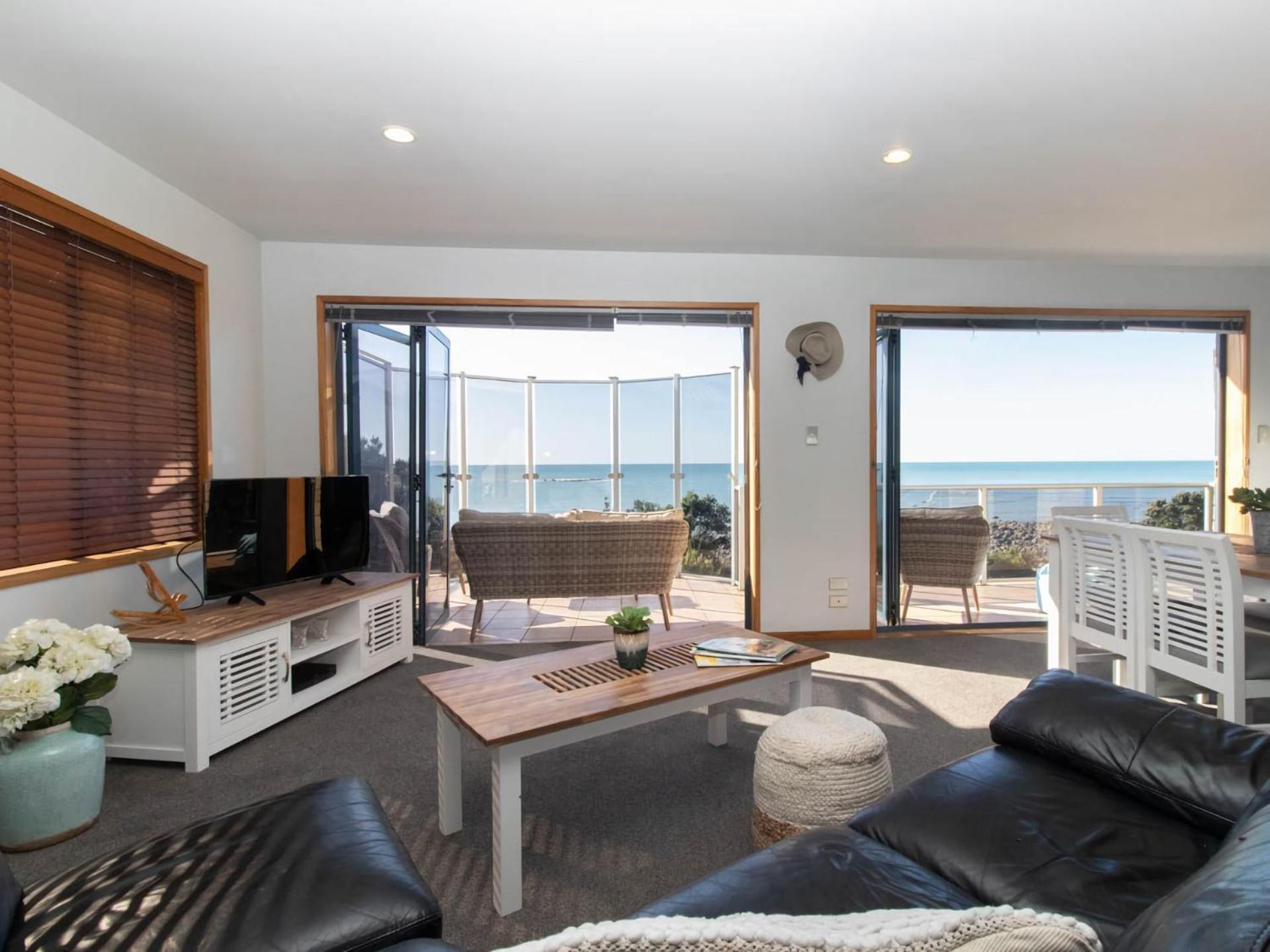 Beachfront Bliss On Wanaka Terrace Support Local Villa New Plymouth Exterior foto