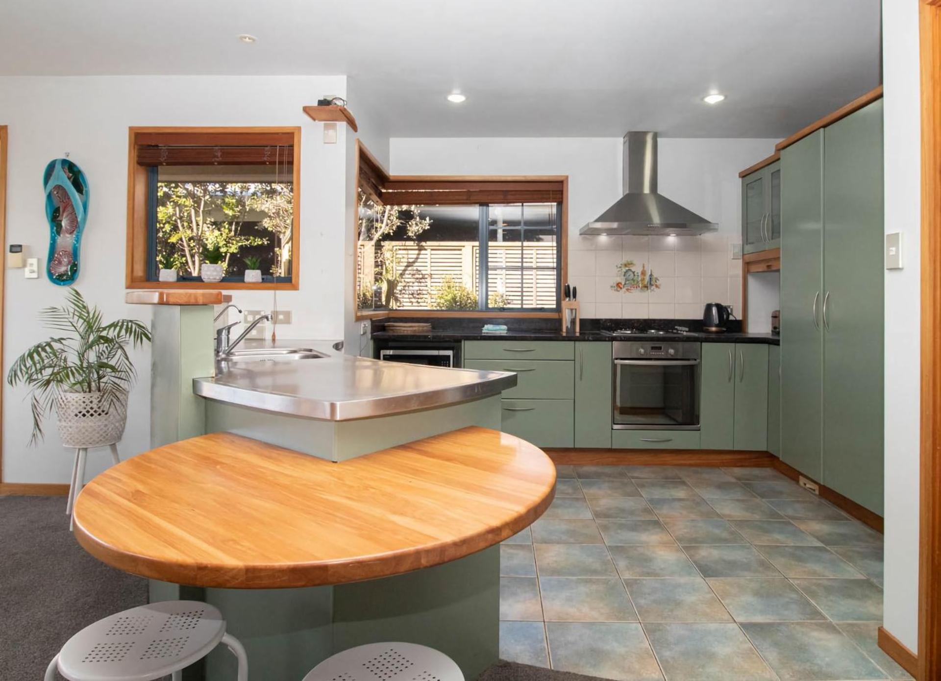 Beachfront Bliss On Wanaka Terrace Support Local Villa New Plymouth Exterior foto